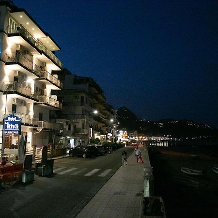 Hotel La Riva 지아르디니낙소스 외부 사진