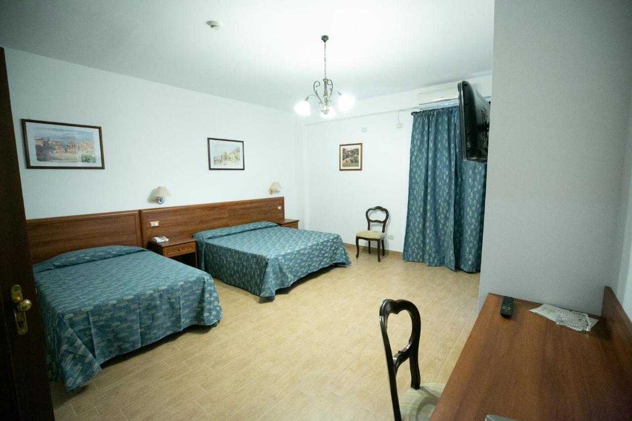 Hotel La Riva 지아르디니낙소스 외부 사진