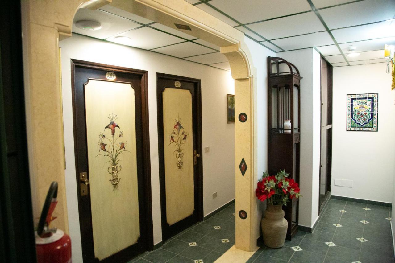 Hotel La Riva 지아르디니낙소스 외부 사진