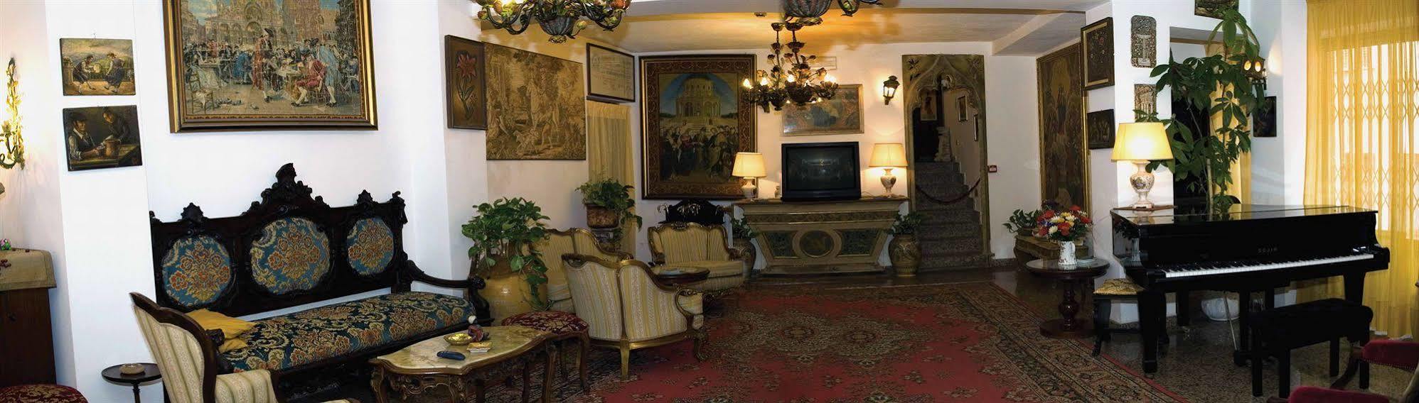 Hotel La Riva 지아르디니낙소스 외부 사진