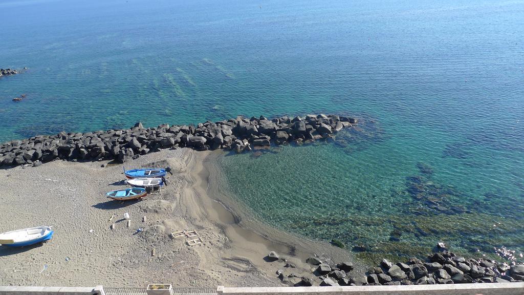 Hotel La Riva 지아르디니낙소스 외부 사진