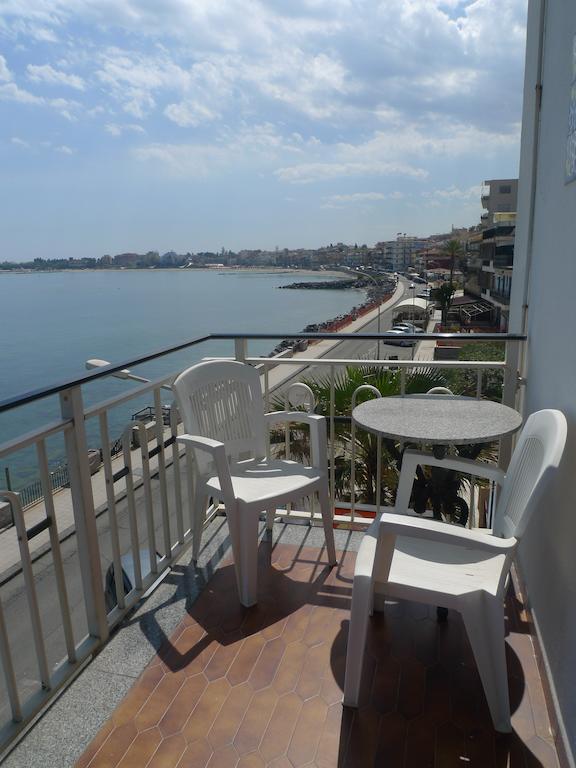 Hotel La Riva 지아르디니낙소스 외부 사진