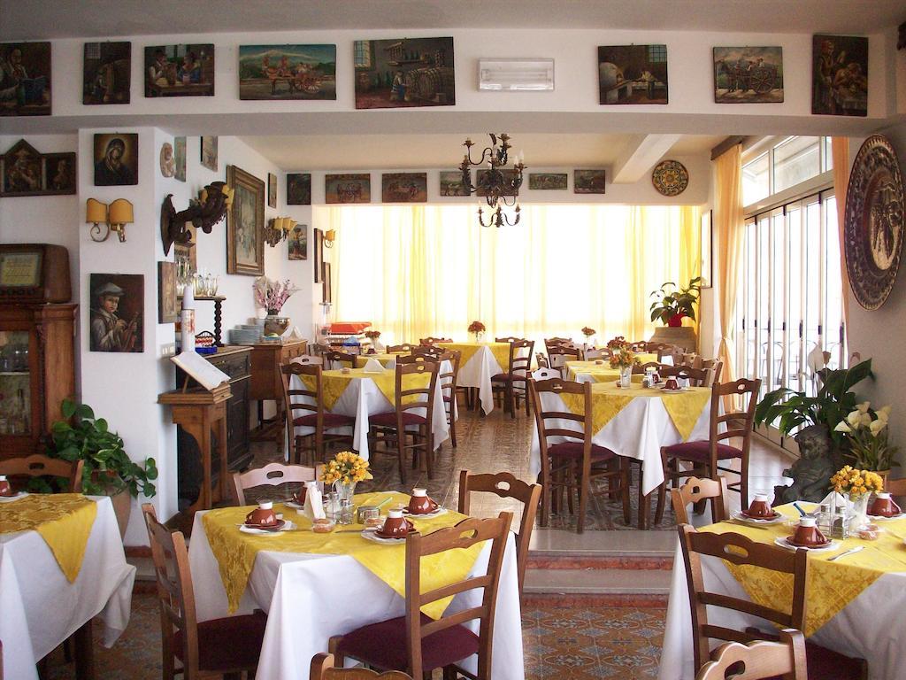 Hotel La Riva 지아르디니낙소스 외부 사진