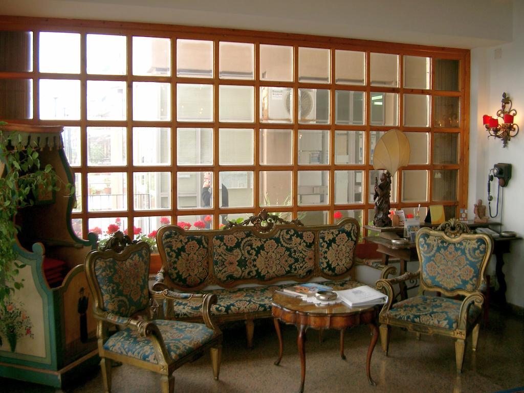 Hotel La Riva 지아르디니낙소스 외부 사진